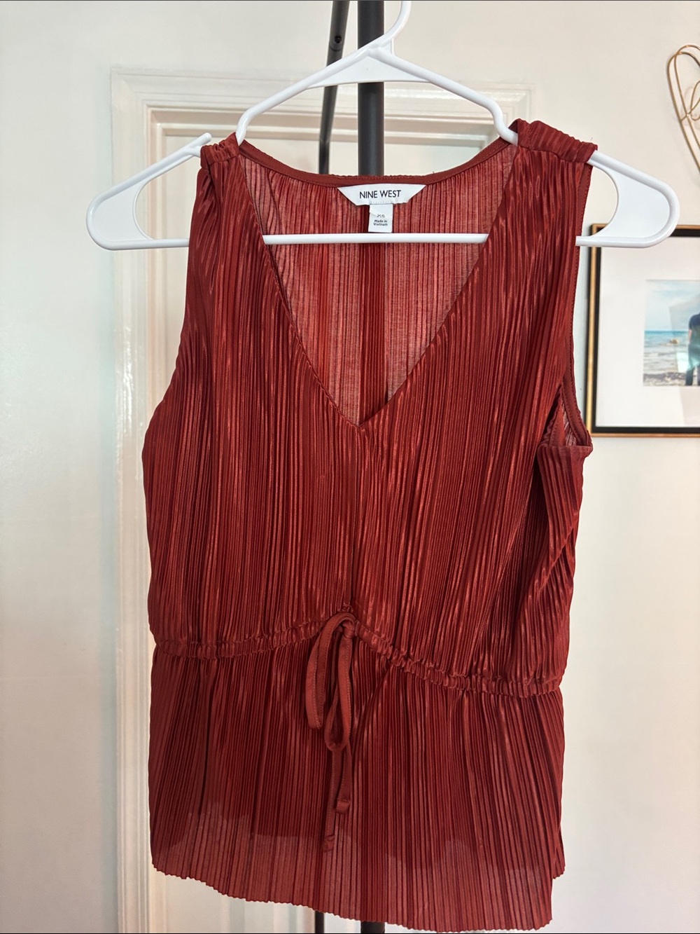 Nine West Rust Red Pleated V-Neck Drawstring Sleeveless Blouse
